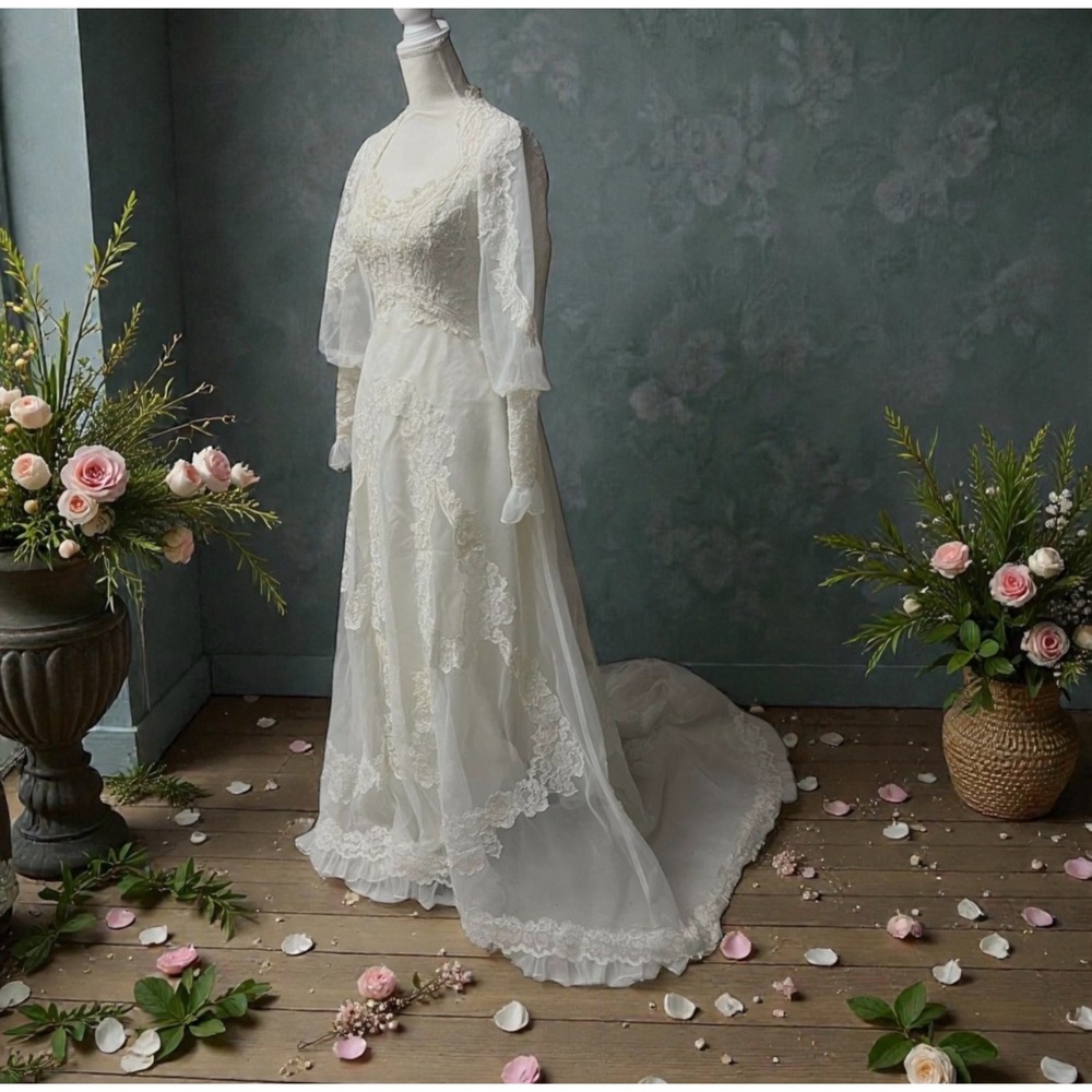 True Vintage 1970s Lace Wedding Gown – Sheer Bishop Sleeves & Chapel Train‎ XS